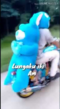 Story wa{rela membonceng dan membeli boneka untuk sang kekasih💕