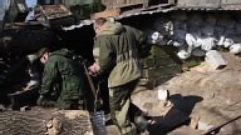 Sporadic fire as rebels patrol near airport