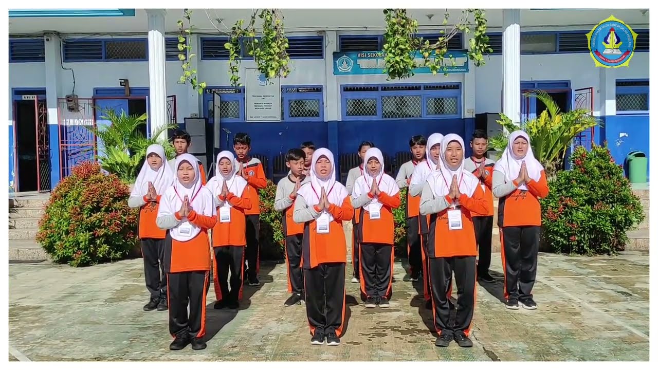 SALAM TEPUK DAN YEL YEL P5 (PROFIL PELAJAR PANCASILA) SMP NEGERI 1 RANDUDONGKAL