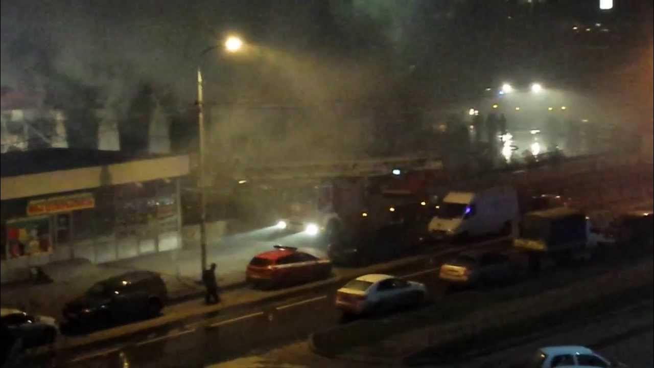 Что горит в митино. Пожар в митино. тц родник митино пожар. урюк химки пожар. кафе урюк митино сгорело.