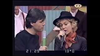 Marcelo Tinelli recibe un tortazo de Maru Botana. Videomatch año 2000.