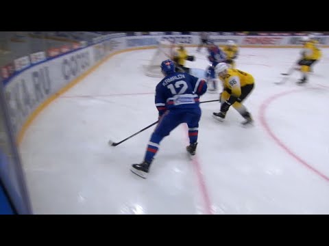 Камалов забивает с отрицательного угла / Kamalov scored from bad angle