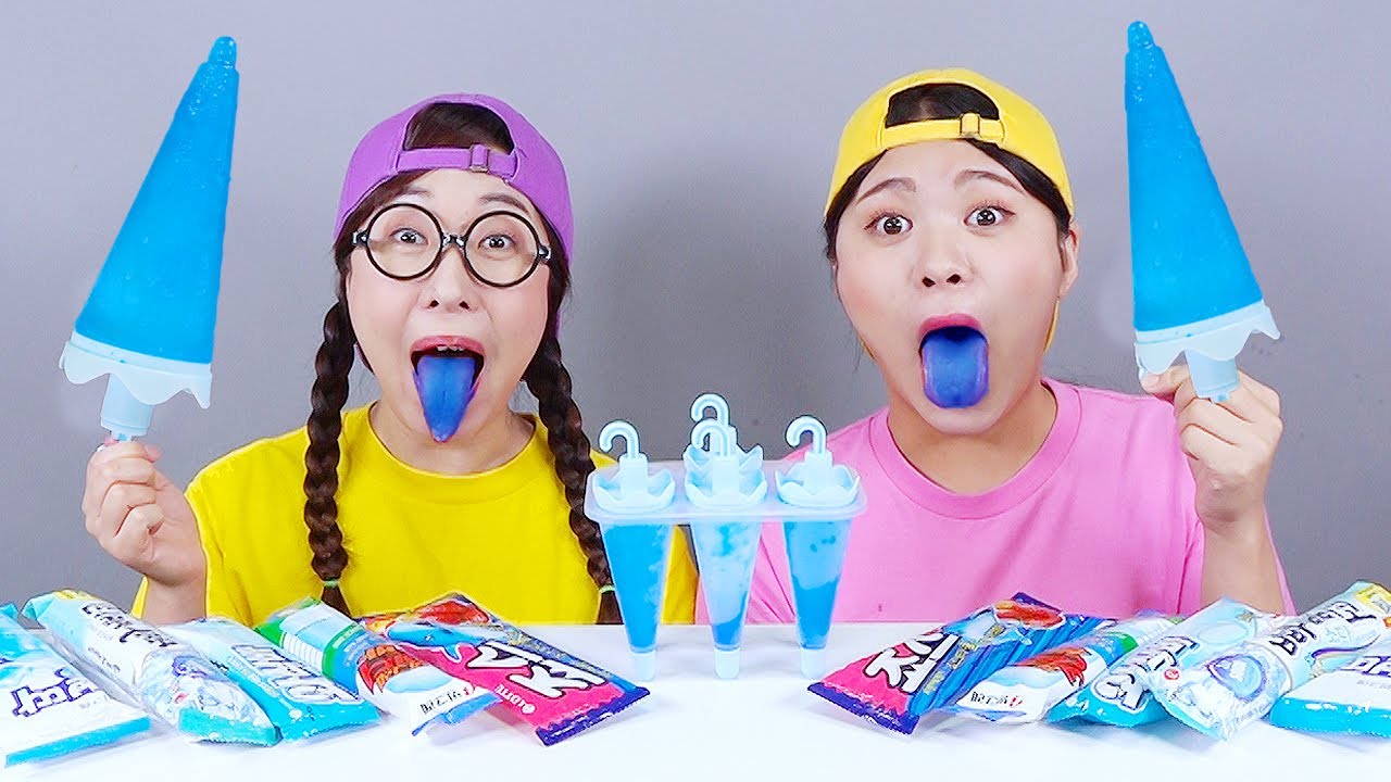 Blaues Nachtisch-Eis Mukbang DONA