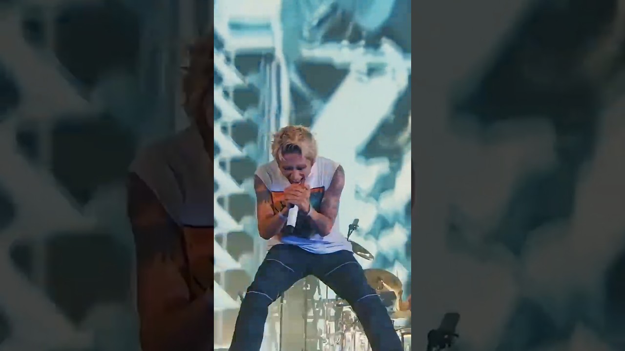 ONE OK ROCK - Puppets Can't Control You [Official Clip from "DETOX JAPAN TOUR AT NISSAN STADIUM"]