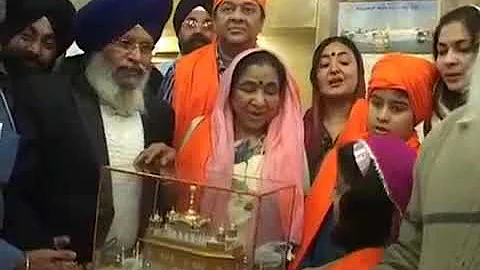 Singer Asha Bhonsle ji  honoured at Sri Darbar Sahib , Amritsar Sahib You must listen to her comment