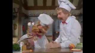 Swedish Chef \& His Uncle (Danny Kaye) prepare a turkey \\