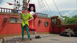 64183 - Captain Hook - Flying a kite - Disneyland Resort Paris