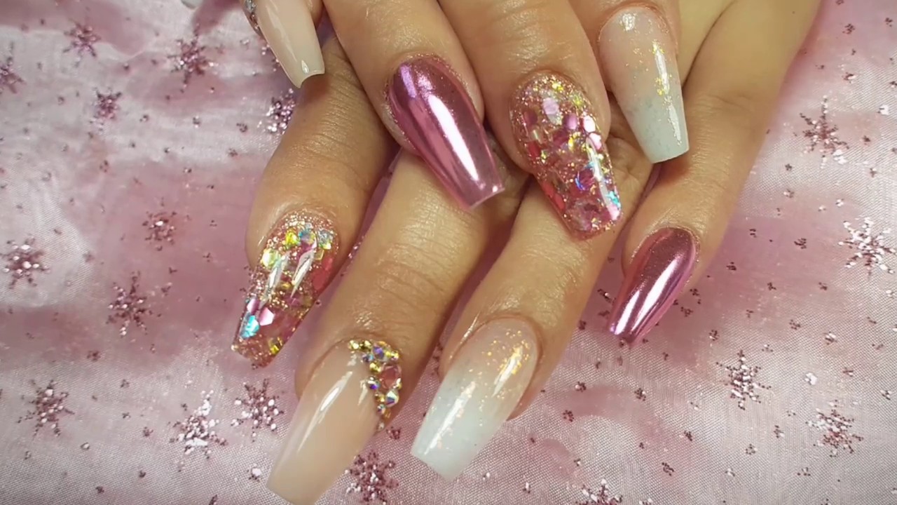 Uñas elegantes con efecto espejo en rosa - thptnganamst.edu.vn