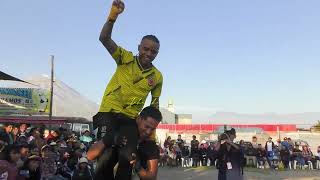 El Colombiano Martínez Demostró Habilidades Sorprendentes En Takanakuy Al Estilo Bruce Lee 