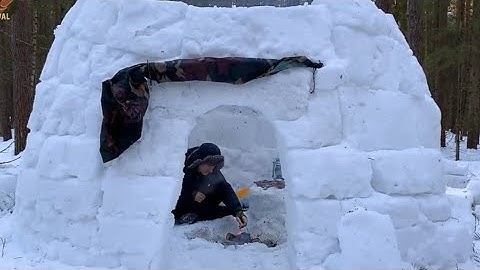 Thử Thách Sinh Tồn Xây Nơi Trú Ẩn Bằng Tảng Băng