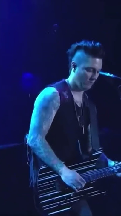 Requiem Solo by Avenged Sevenfold (live)
