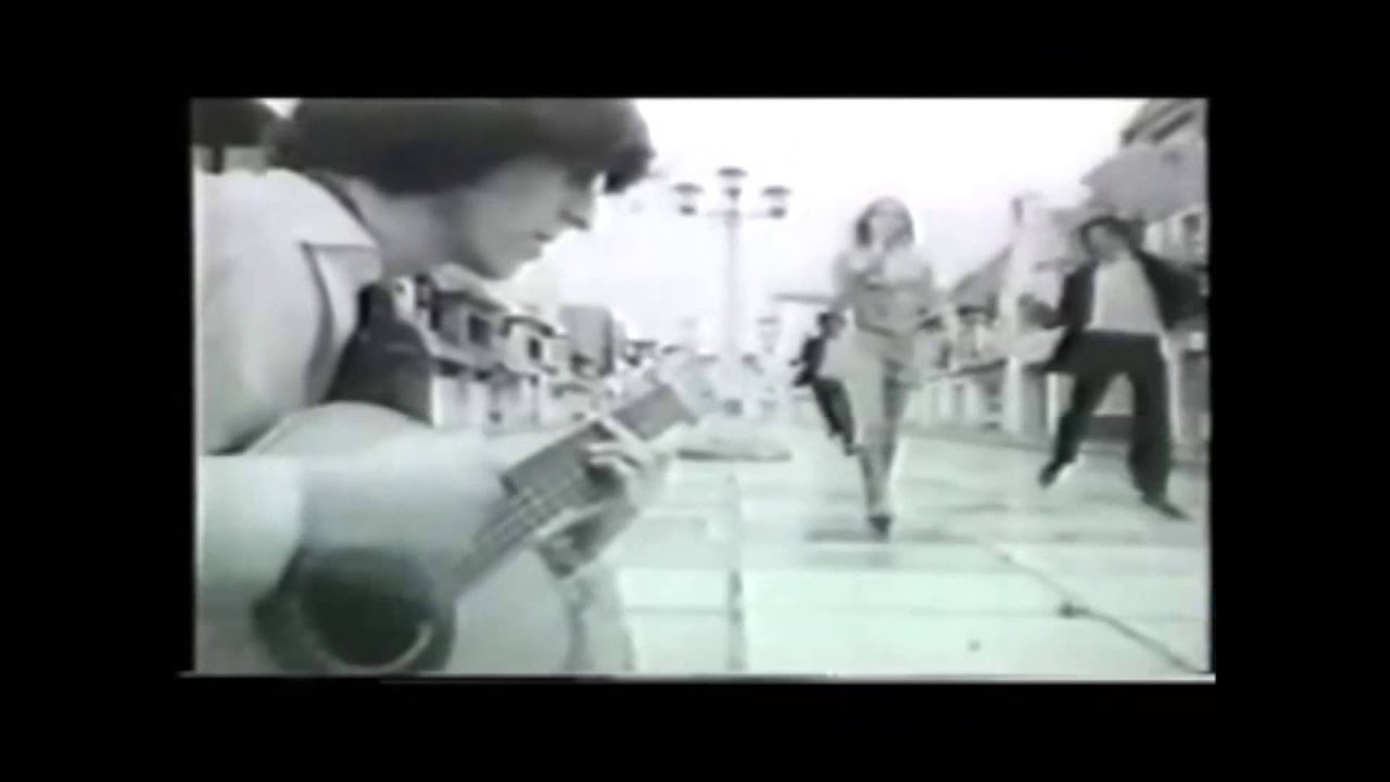 La Joven Guardia La Extraña de las Botas Rosas - YouTube