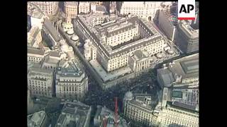 Thousands have converged on central London to protest against the G-20 summit. Some demonstrators ar