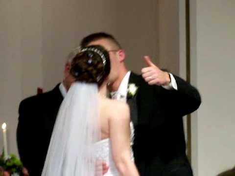 Jess Matt S Wedding First Kiss