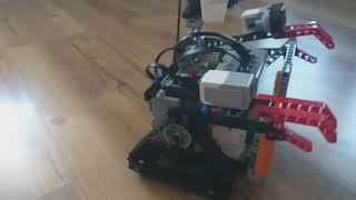LEGO Ev3 mindstorms Robot wall-e progress 50%