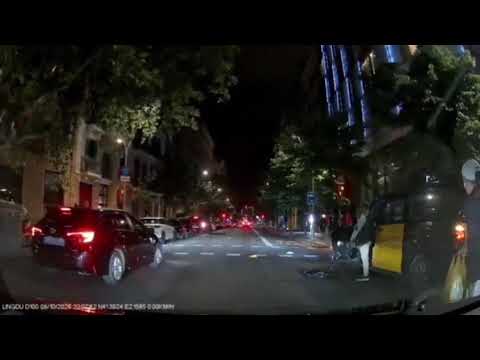 Un taxista esquiva por segundos un grave atropello tras el impacto de otro coche