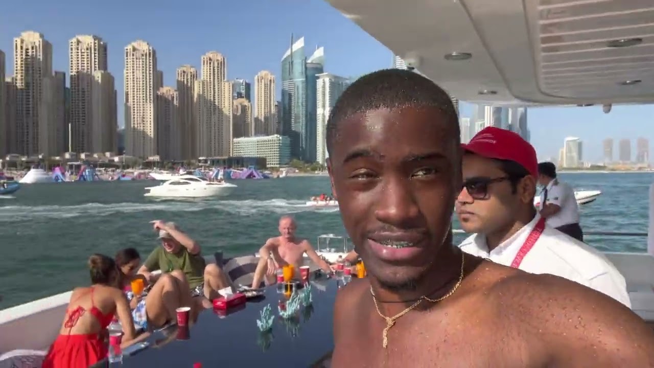 A VIDA DE UM EMPREENDEDOR DIGITAL NO DUBAI – 3 HORAS EM UM SUPER YACHT + CHEF PRIVADO