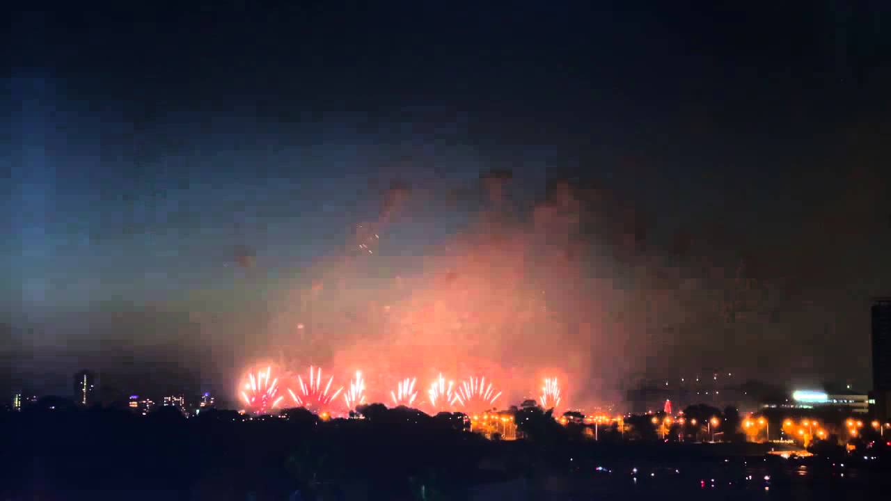 2014 Skyshow - From Crown Metropol