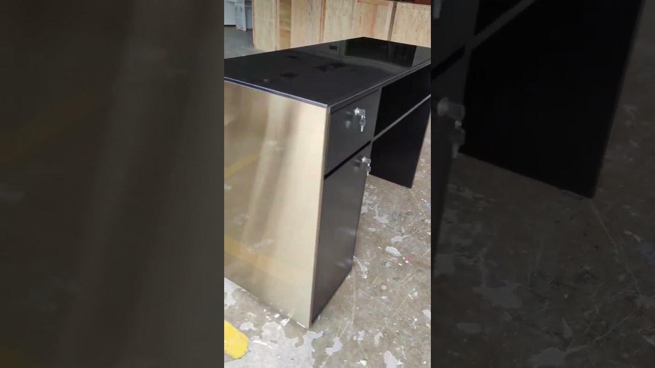 Custom champagne counter