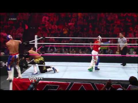 Rey Mysterio & Sin Cara vs. Primo & Epico: Raw, October 1, 2012