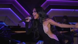 Nicole Scherzinger sings 