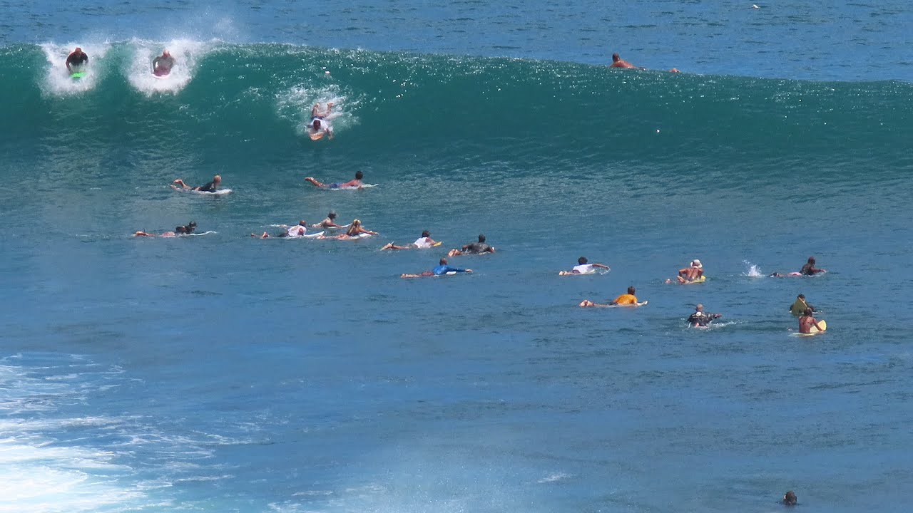 THIS GUY PUSH KID IN TO BIGGEST WAVES OF THE DAY AT ULUWATU!!