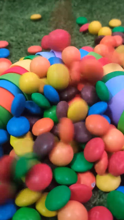 Found A Cute Worm #mnm #youtubeshorts #satisfying #colorful