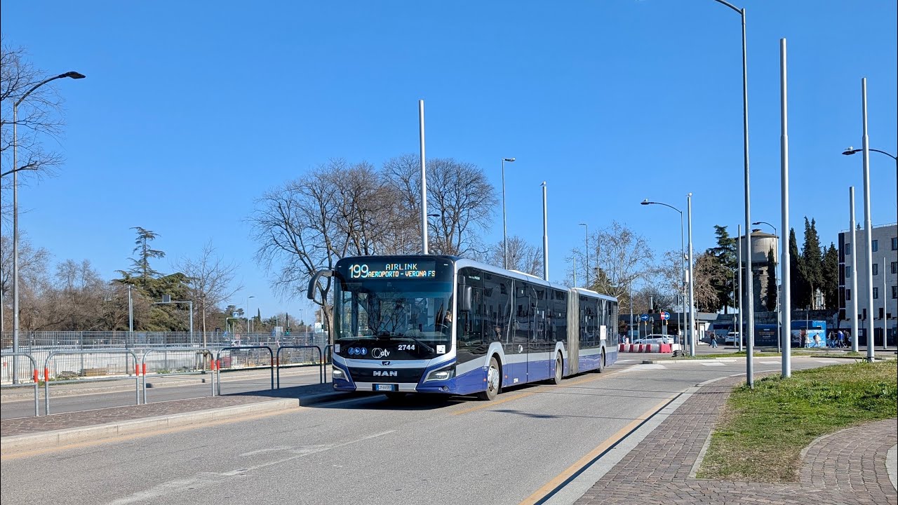Man 19C Lion's City GL di ATV Verona, matricola 2744, sulla linea 199 Airlink