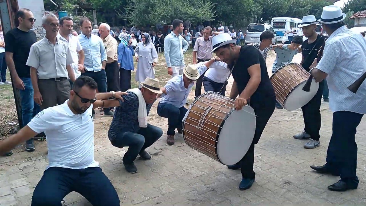 Kabadayı / Çalın Davulları / Davullarım Çalar Çaydan Aşağı / Selanik Türküsü