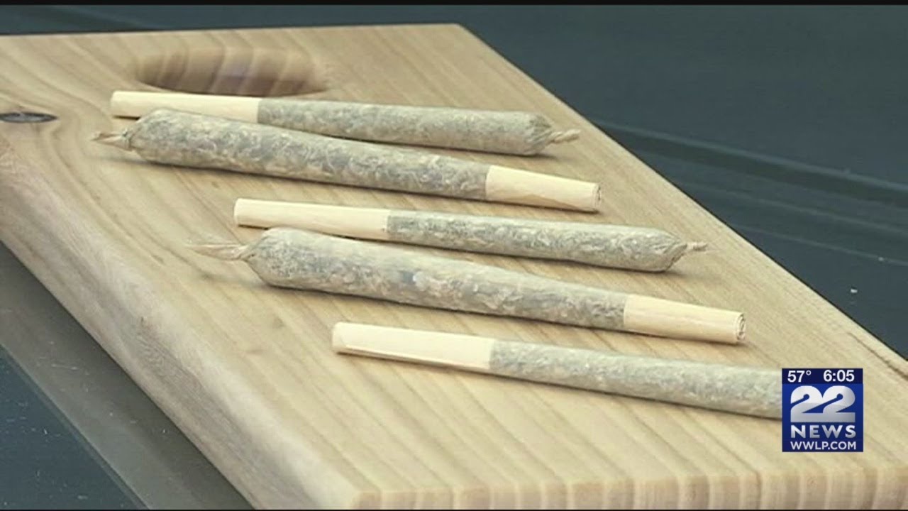 Delay of recreational pot shops costing Massachusetts