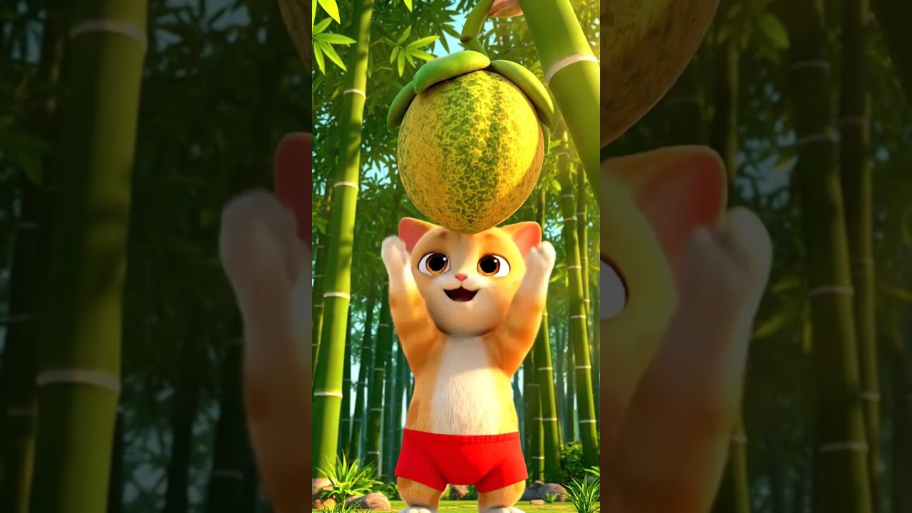 The Big Lift! 💪 Tiny Cat vs. Giant bamboo Fruit 