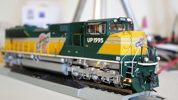 DCC Install: Athearn Genesis SD70ACe UP 1995 LED Upgrades + ESU LokSound Select Direct