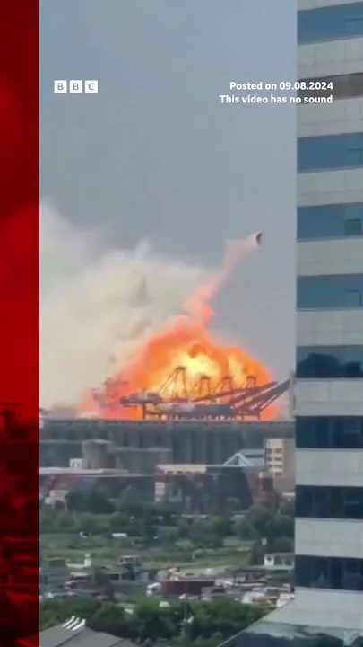 Chinese port rocked by huge container ship blast. #Zhejiang #NingboZhoushan #BBCNews