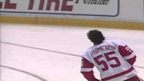 Player Pranks: Detroit Red Wings Keith Primeau bec...