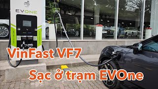 Mang VinFast VF7 đi sạc thử ở EVone Audi Hà Nội