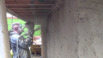 lime render on strawbale