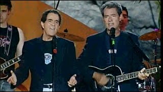 DÚO DINÁMICO canta RESISTIRÉ 2004 TV en Murcia (España)