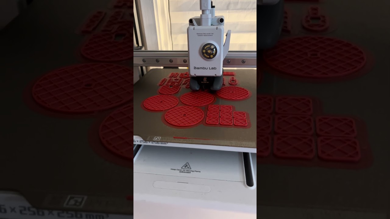 Guarda I love my Bambu Lab A1 printer. Printing some Battlefront Valkyrie ships #3dprinting su YouTube Guarda I love my Bambu Lab A1 printer. Printing some Battlefront Valkyrie ships #3dprinting su YouTube