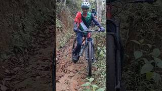 Polygon Siskiu D7 Mencoba Lewati Turunan Licin dan Curam 🤗