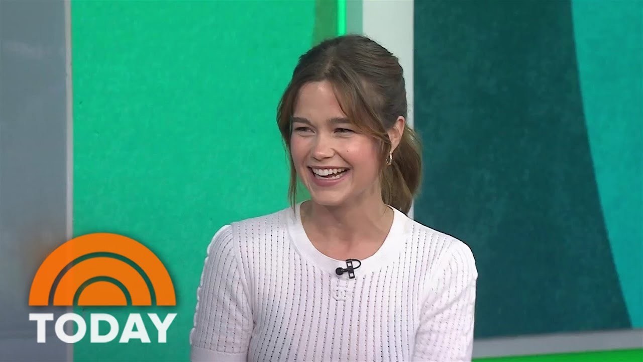 Sarah Catherine Hook on getting into character in ‘Cruel Intentions’ - YouTube