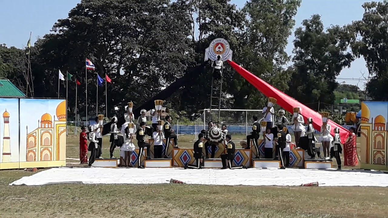 เชียร์ลีดเดอร์สีขาว ร.ร.หัวตะพานวิทยาคมปีนี้ 61