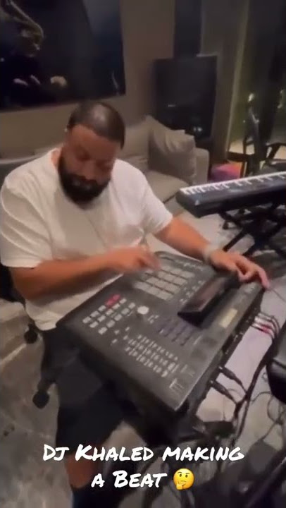 Dj Khaled making a Beat? 😂🤔