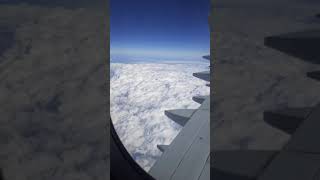 فيديو تصويري من الطائرة لشكل وجمال السماء والسحابة