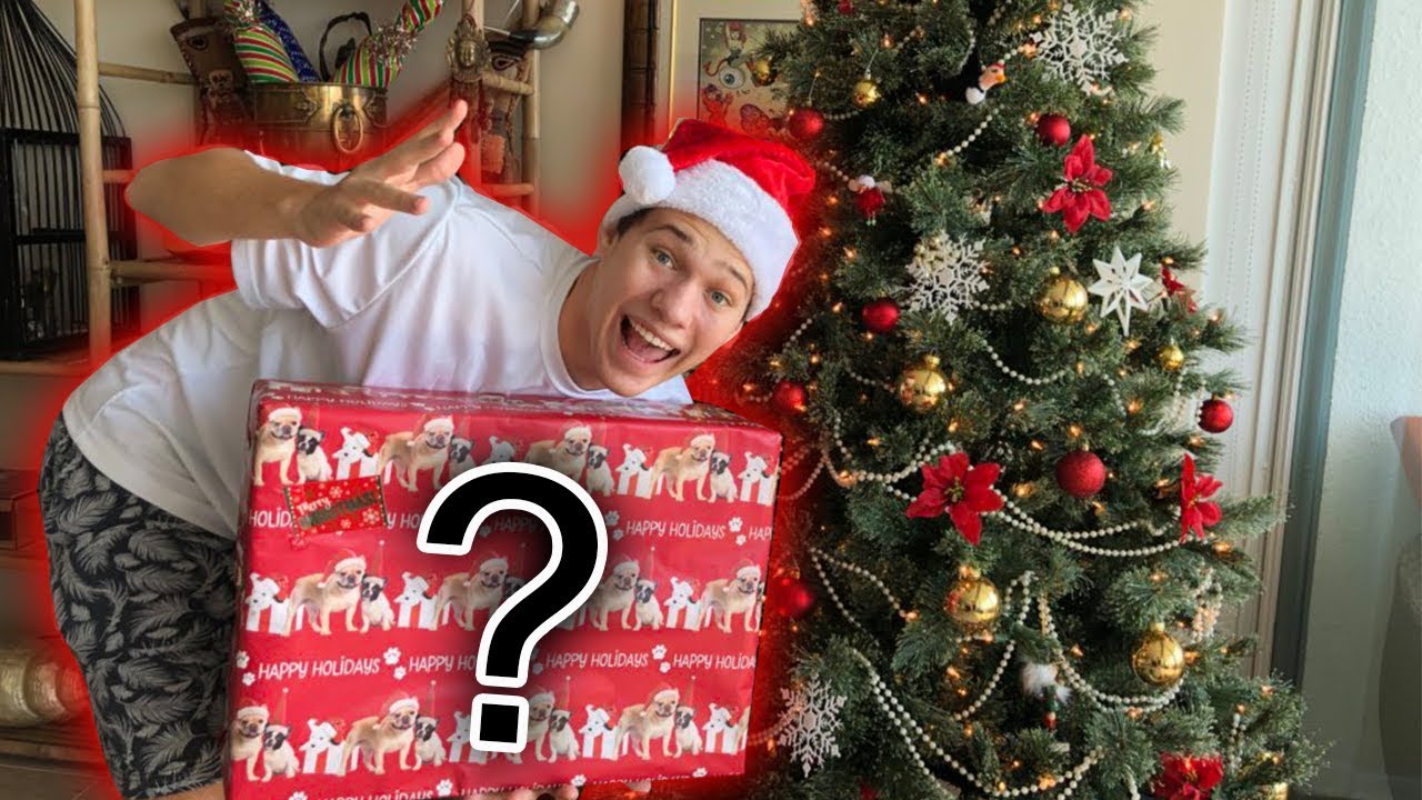 OPENING CHRISTMAS PRESENTS!!  YouTube