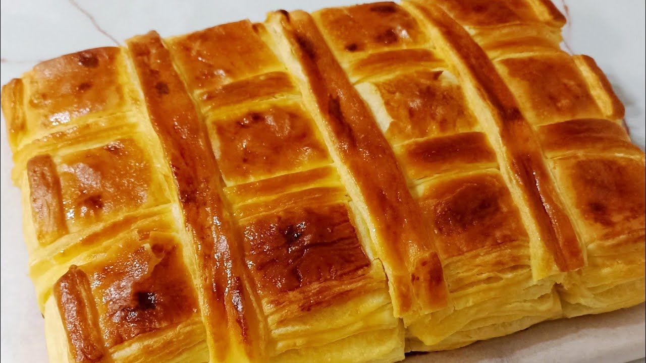 Jedite kockicu po kockicu, listić po listić ! 😋 Lisnata pogača kao duša meka !🤗 