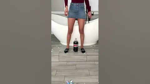 Mentos & Coke Up Skirt #Shorts - DayDayNews