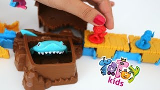 Totoykids jugando al Juego de los Piratas que huyen del 🦈 Tiburón🦈!!! Niños contra Niñas!!!