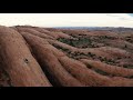 Grand Cherokee 4xe Trailhawk climbs Lion’s Back