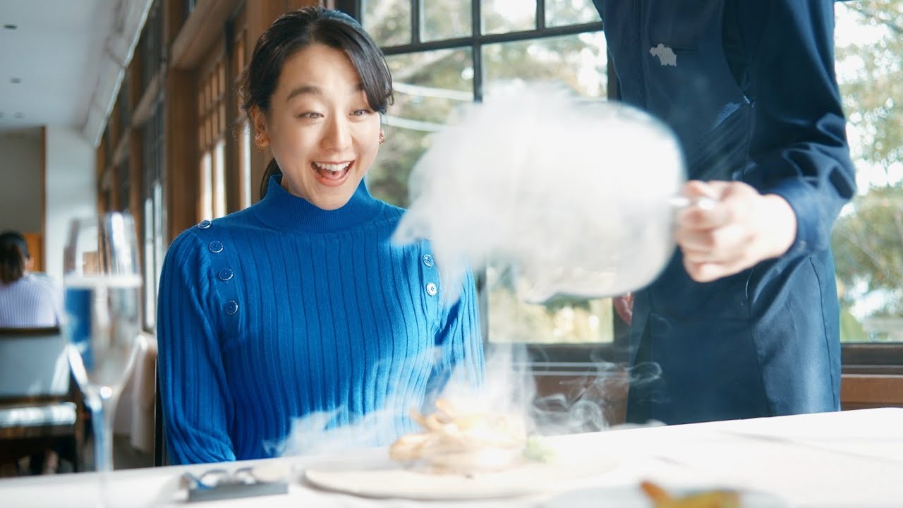 浅田真央、オシャレな料理にほぐれる表情！宝酒造「澪」CM＋