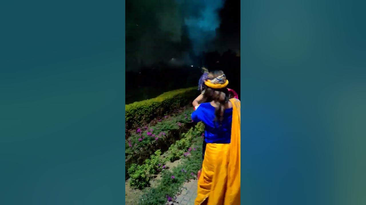holi khelte huye photo dikhao diye